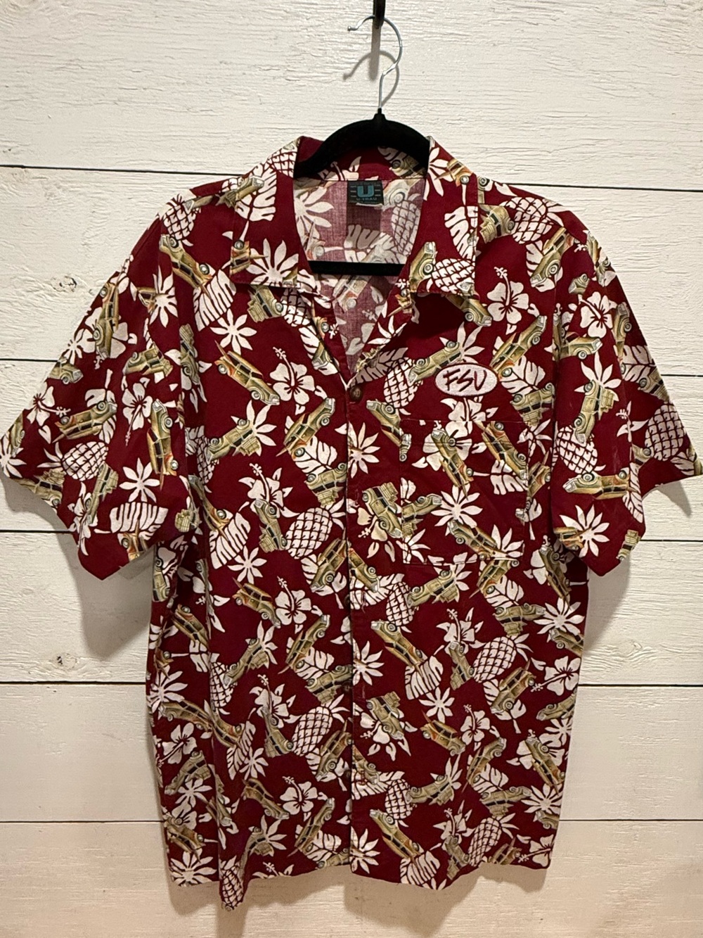 100% Cot Unique Vin. FSU Hawaiian shirt Sz L w/ vintage car and pineapple des.